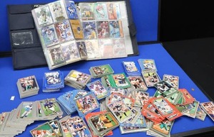 COLLECTIBLE CARDS