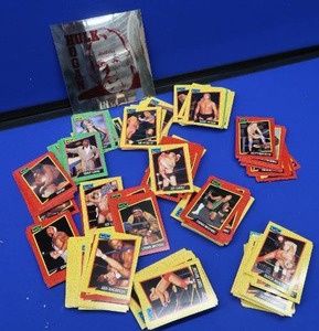 COLLECTIBLE CARDS