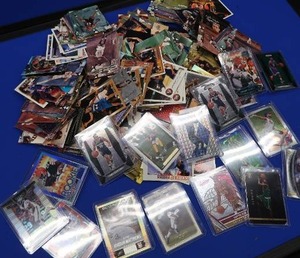 COLLECTIBLE CARDS