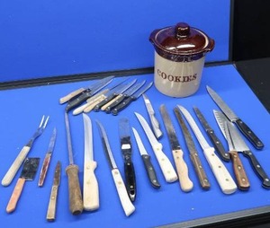 COOKIE JAR CROCK WITH KNIVES