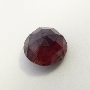 GARNET - 1.55ct. Checkered Round Cut