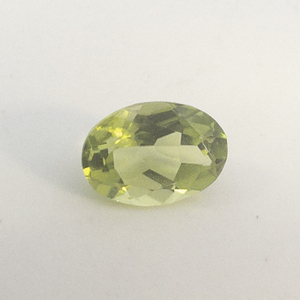 PERIDOT - 0.85ct. Oval brilliant cut