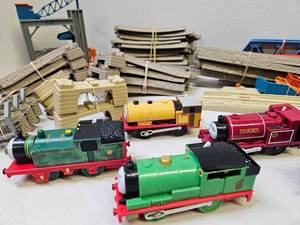 lot 47 image: Thomas The Tank 2006 Gullane Limited Train Set