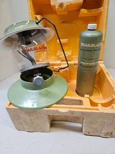 lot 28 image: Vintage Winchester Trailblazer Propane Lantern