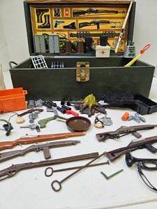 lot 17 image: Vintage 1960s G.I. Joe Footlocker with Accessories - Ground Gear