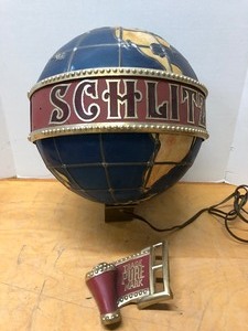 lot 211 image: Vintage SCHLITZ Globe Lighted Beer Sign