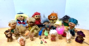 lot 214 image: Large Lot of Vintage TROLL Dolls