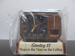 lot 134 image: NOS Retro Vintage 1970s-80s Ceiling-Projection Alarm Clock #2