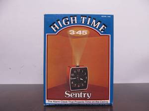 lot 138 image: NOS Retro Vintage 1970s-80s Ceiling-Projection Alarm Clock #6