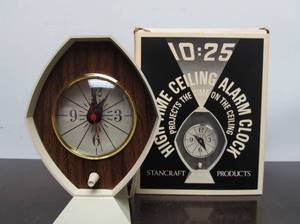 lot 141 image: NOS Retro Vintage 1970s-80s Ceiling-Projection Alarm Clock #9