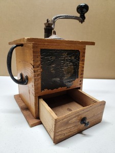 lot 148 image: Antique ARCADE Dovetailed Wood Coffee Grinder