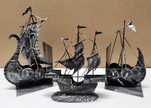 lot 154 image: Mid Century Metal Sailing Ship Bookends & Sculpture