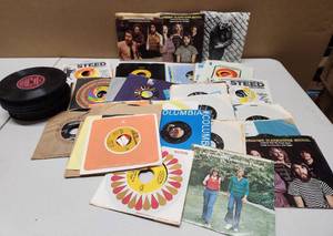 lot 158 image: Box Full of Vintage Vinyl 45 Records - Many wOriginal Sleeves