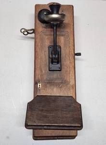 lot 169 image: Antique Quartersawn Oak Wall Telephone by Teh American Tel & Tel Company