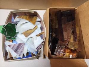 lot 170 image: Large Lot of Stained Glass Pieces 