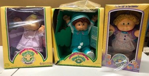 lot 264 image: 3 Vintage NOS Cabbage Patch Dolls