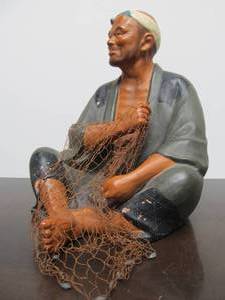 lot 77 image: Highly Detailed Vintage 1950s era Japanese Hand Painted Figure - Hakata Urasaki