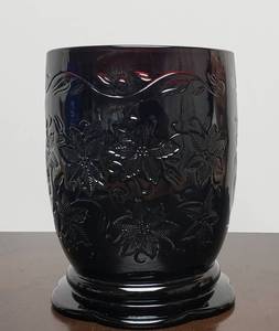 lot 96 image: Vintage Princess House Fantasia France Blood Red Crystal Vase 7-12