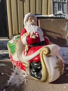 lot 270 image: Great Looking Vintage SANTA CLAUS on Sleigh Christmas Blowmold