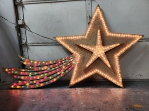 lot 261 image: Awesome LARGE Homemade Lighted Christmas Star
