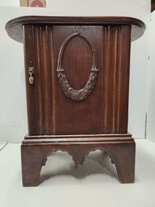 lot 297 image: Nice Vintage Tin Lined Cabinet Table
