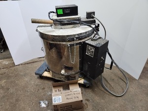 lot 281 image: Large Working AIM Kiln Model 1415-C - #1