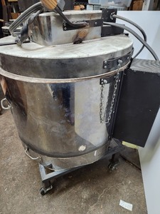 lot 285 image: Large Working AIM Kiln Model 1415-C - #3