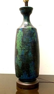 lot 200 image: Wonderful Large Mid Century Turquoise Ceramic Table Lamp #2