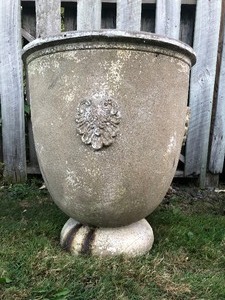 lot 292 image: Large Faux Cement Garden Urn #4