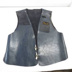 lot 2 image: Rohls Cattle Co. Leather Vest - Monogramed Paul