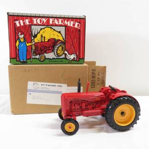 lot 18 image: Ertl The Toy Farmer Massey Harris 55 Tractor with Box 1992