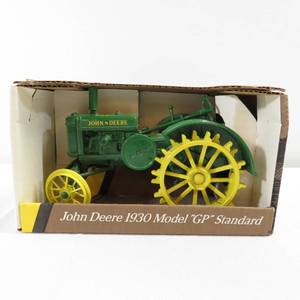 lot 21 image: Ertl John Deere 1930 Model GP Standard Tractor 1994 wBox 116th Scale 