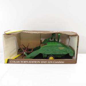 lot 23 image: Ertl John Deere 1940 12A Combine 50th Anniversary 1991 116th Scale 