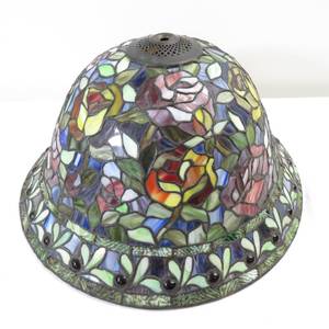 lot 33 image: Vintage Tiffany Style Lampshade 