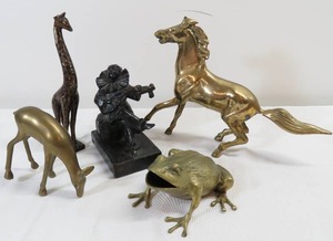 lot 107 image: Vintage Lot of 5 Brass Animals and Clown Figure
