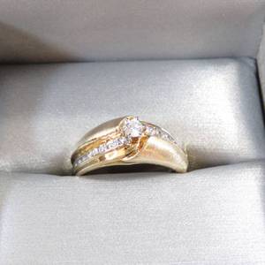 lot 113 image: 925 Cubic Zirconia Gold Tone Ring