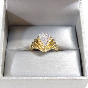 lot 119 image: 925 Cubic Zirconia Gold Tone Ring