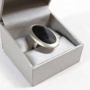 lot 120 image: 925 Oval Top with Black Ring