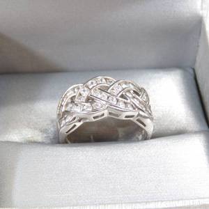lot 125 image: 925 Cubic Zirconia Ring