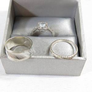 lot 134 image: 925 Lot of 3 Rings with Clear Gemstones