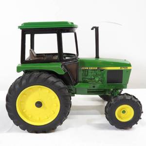 lot 152 image: Ertl John Deere 2755 Utility Farm Tractor with Cab Wide Front Axle Diecast