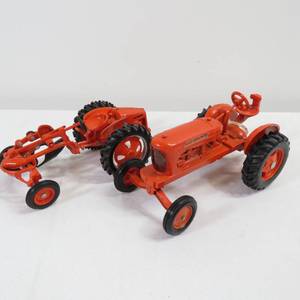 lot 153 image: Grouping of 2 Diecast Orange Allis Chalmers 116 Tractors 1948 Replica