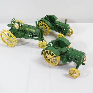 lot 154 image: Grouping of 3 Ertl Diecast John Deere Tractors 50th Anniversary & More