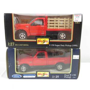 lot 158 image: Grouping of 2 Maisto Ford Pickup Trucks F-350 Super Duty, F-150