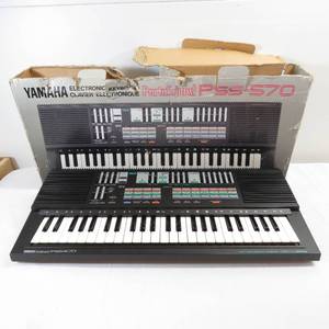 lot 175 image: Yamaha Electronic Keyboard Portasound PSS-570