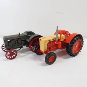 lot 182 image: 2 Case Tractors - Ertl Case 600 and 1998 Case L 116 Scale 