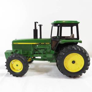 lot 183 image: Ertl John Deere 4955 Tractor 116 Scale