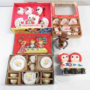 lot 195 image: Vintage Childrens Tea Sets and Other Small Toys