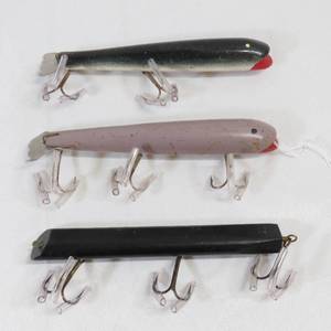 lot 204 image: Lot of 3 Vintage Muskie Lures
