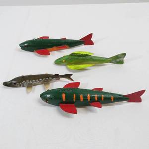 lot 222 image: Lot of 4 Folk Art Spear Fishing Lure Decoys